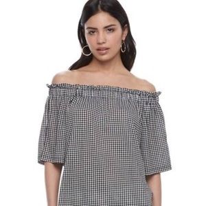 Elle off-the-shoulder top